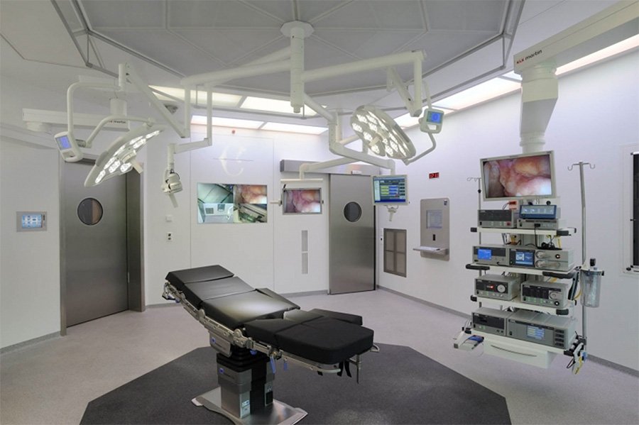 facial-surgery-operating-room